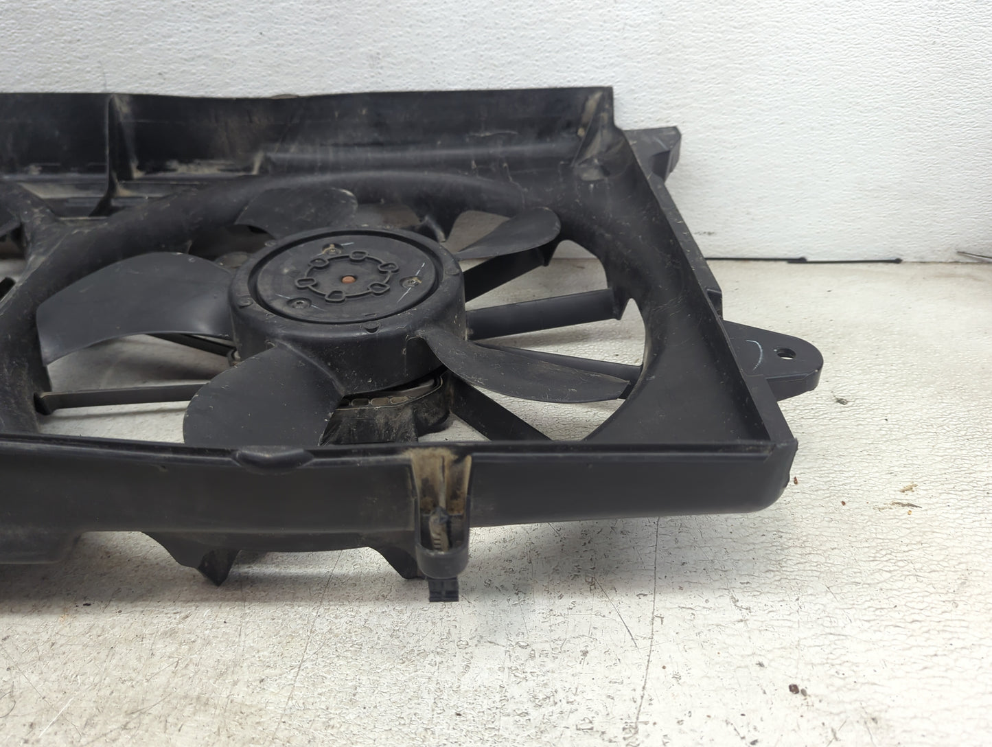 2015-2020 Chevrolet Tahoe Electric Radiator Cooling Fan Motor Assembly P/N:23287376 00812803176 Fits OEM Used Auto Parts - O