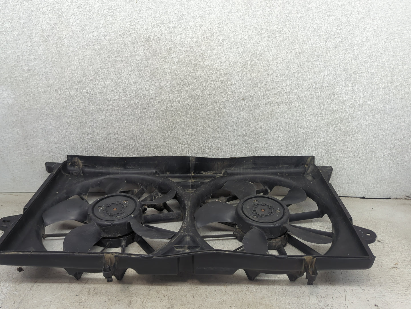 2015-2020 Chevrolet Tahoe Electric Radiator Cooling Fan Motor Assembly P/N:23287376 00812803176 Fits OEM Used Auto Parts - O