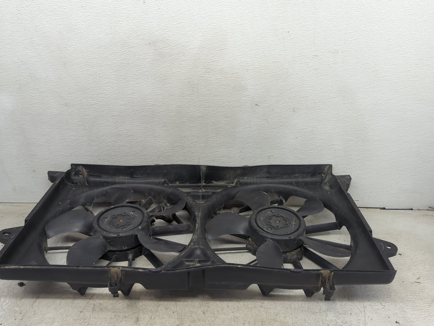 2015-2020 Chevrolet Tahoe Electric Radiator Cooling Fan Motor Assembly P/N:23287376 00812803176 Fits OEM Used Auto Parts - O