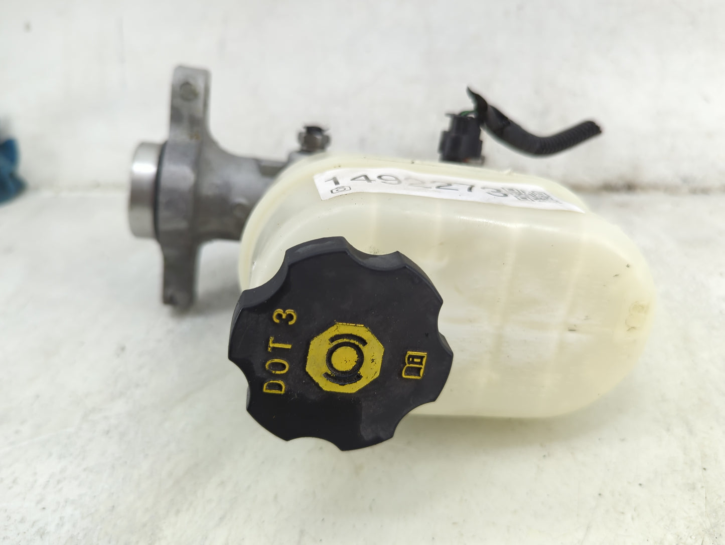 2015-2020 Chevrolet Tahoe Brake Master Cylinder 1492273 - Oemusedautoparts1.com