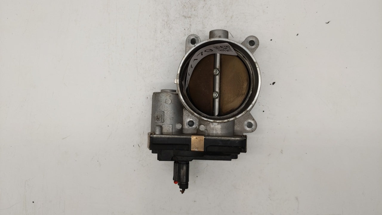 2015-2018 Chevrolet Tahoe Throttle Body P/N:12678224 12617792 Fits Fits 2014 2015 2016 2017 2018 2019 OEM Used Auto Parts - 