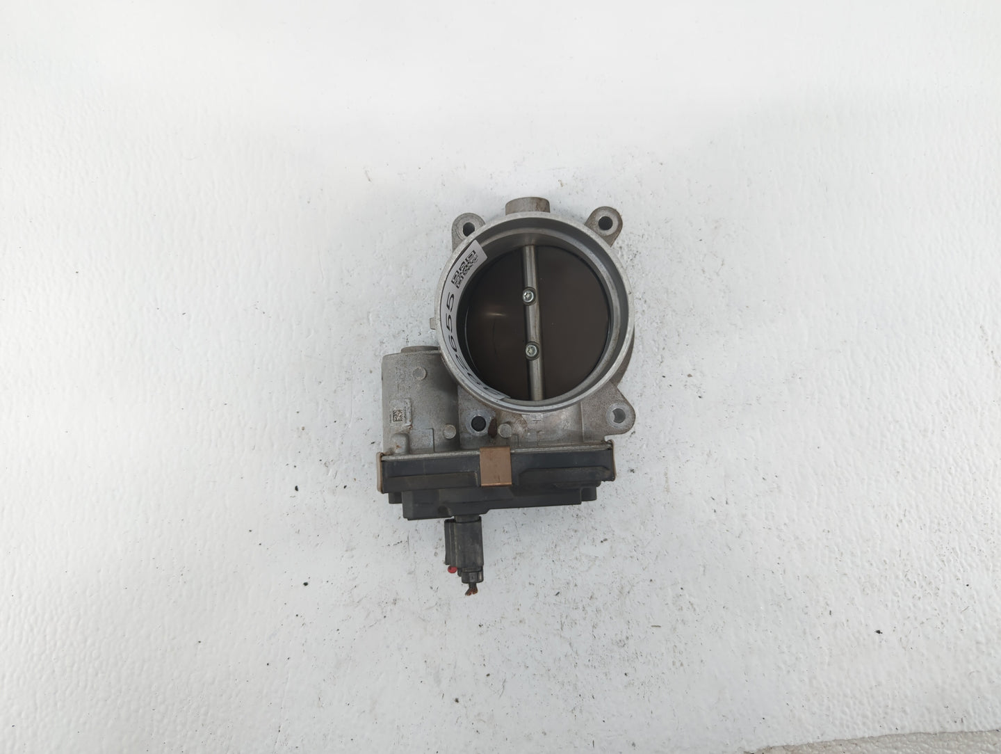 2015-2018 Chevrolet Tahoe Throttle Body P/N:12678224 12617792 Fits Fits 2014 2015 2016 2017 2018 2019 OEM Used Auto Parts - 