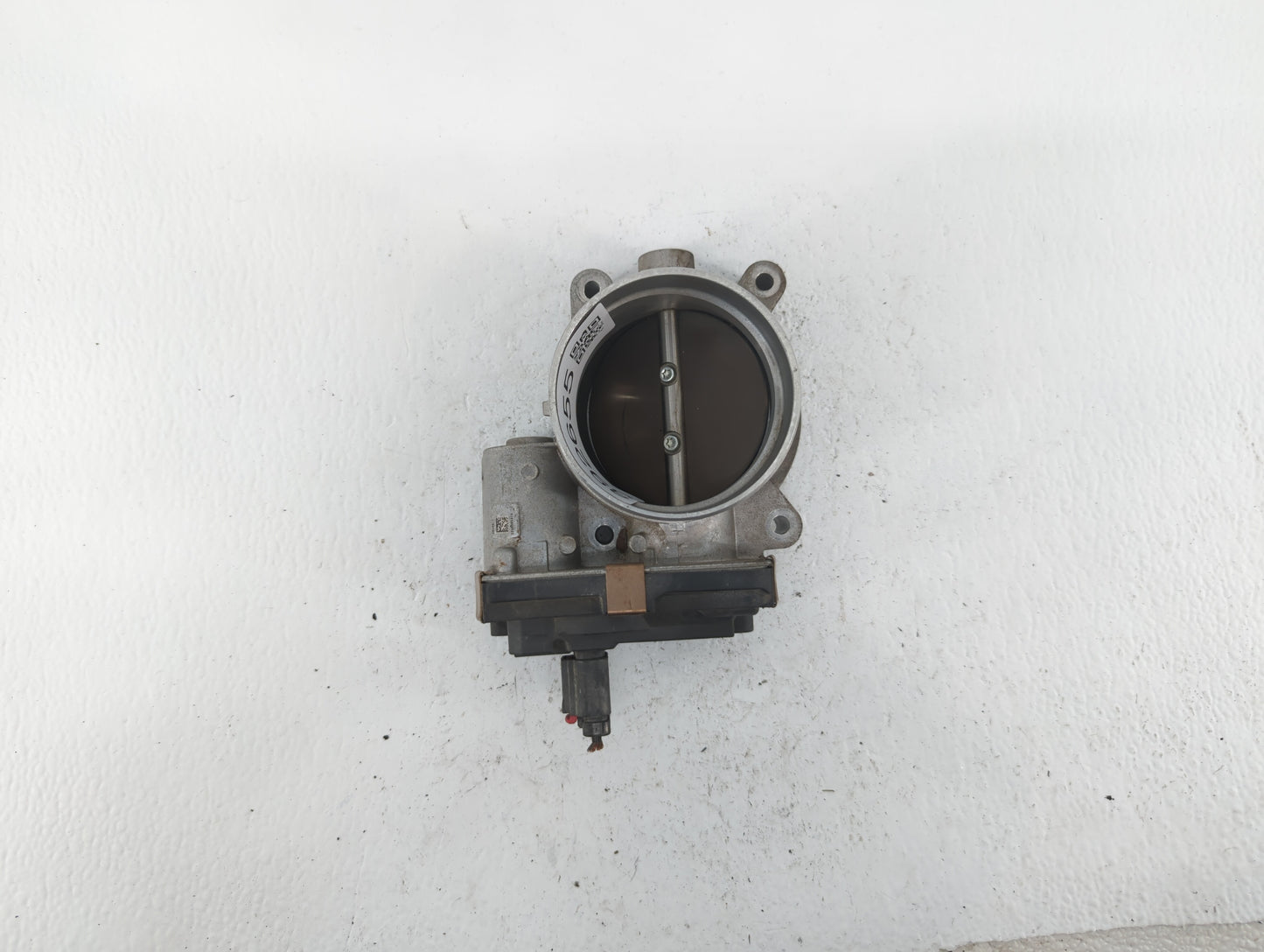 2015-2018 Chevrolet Tahoe Throttle Body P/N:12678224 12617792 Fits Fits 2014 2015 2016 2017 2018 2019 OEM Used Auto Parts - 