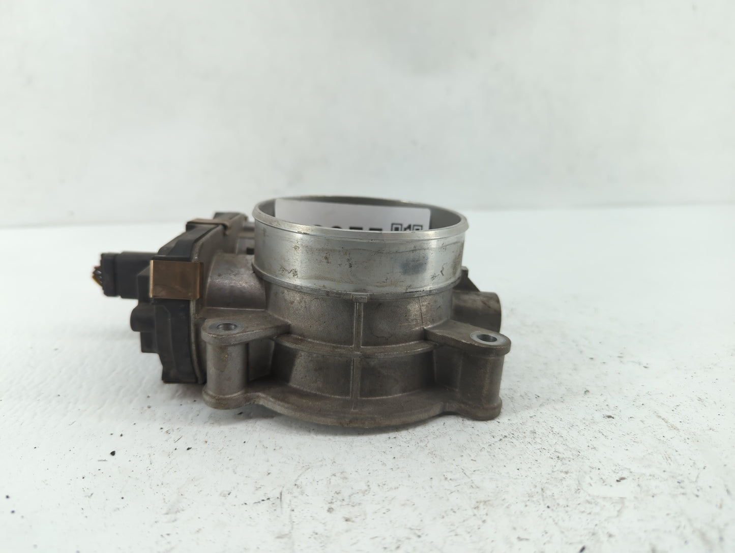 2015-2018 Chevrolet Tahoe Throttle Body P/N:12678224 12617792 Fits Fits 2014 2015 2016 2017 2018 2019 OEM Used Auto Parts - 