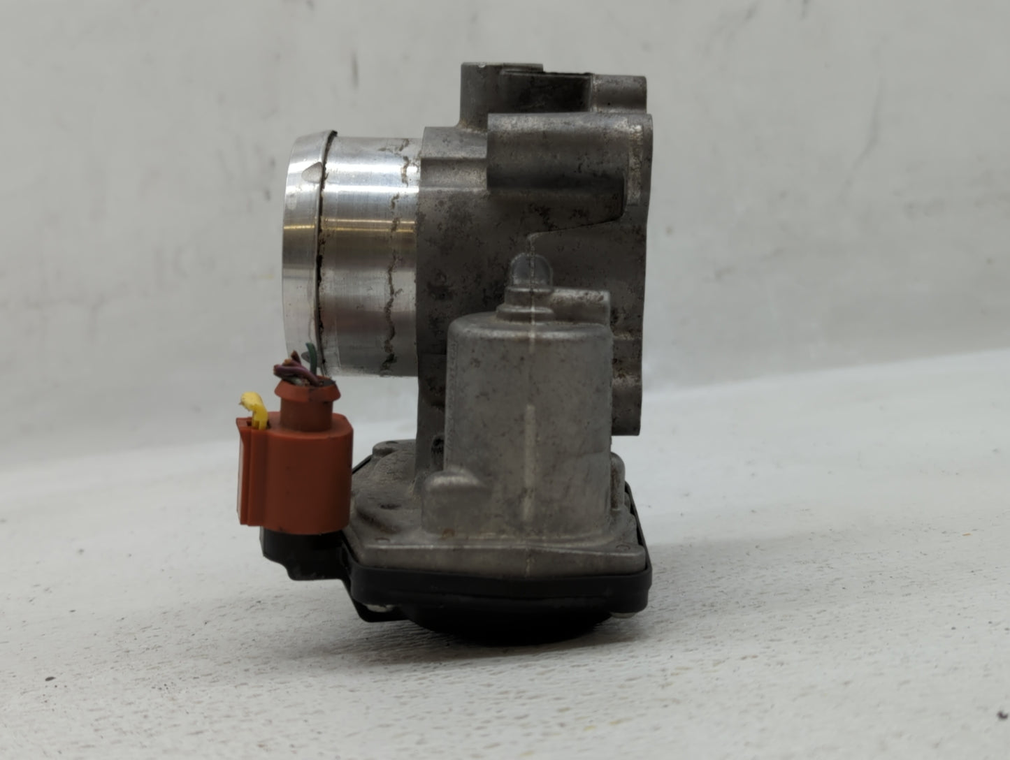 2015-2022 Chevrolet Tahoe Throttle Body P/N:DS7G-9F991-CA Fits Fits 2014 2015 2016 2017 2018 2019 2020 2021 2022 OEM Used Au