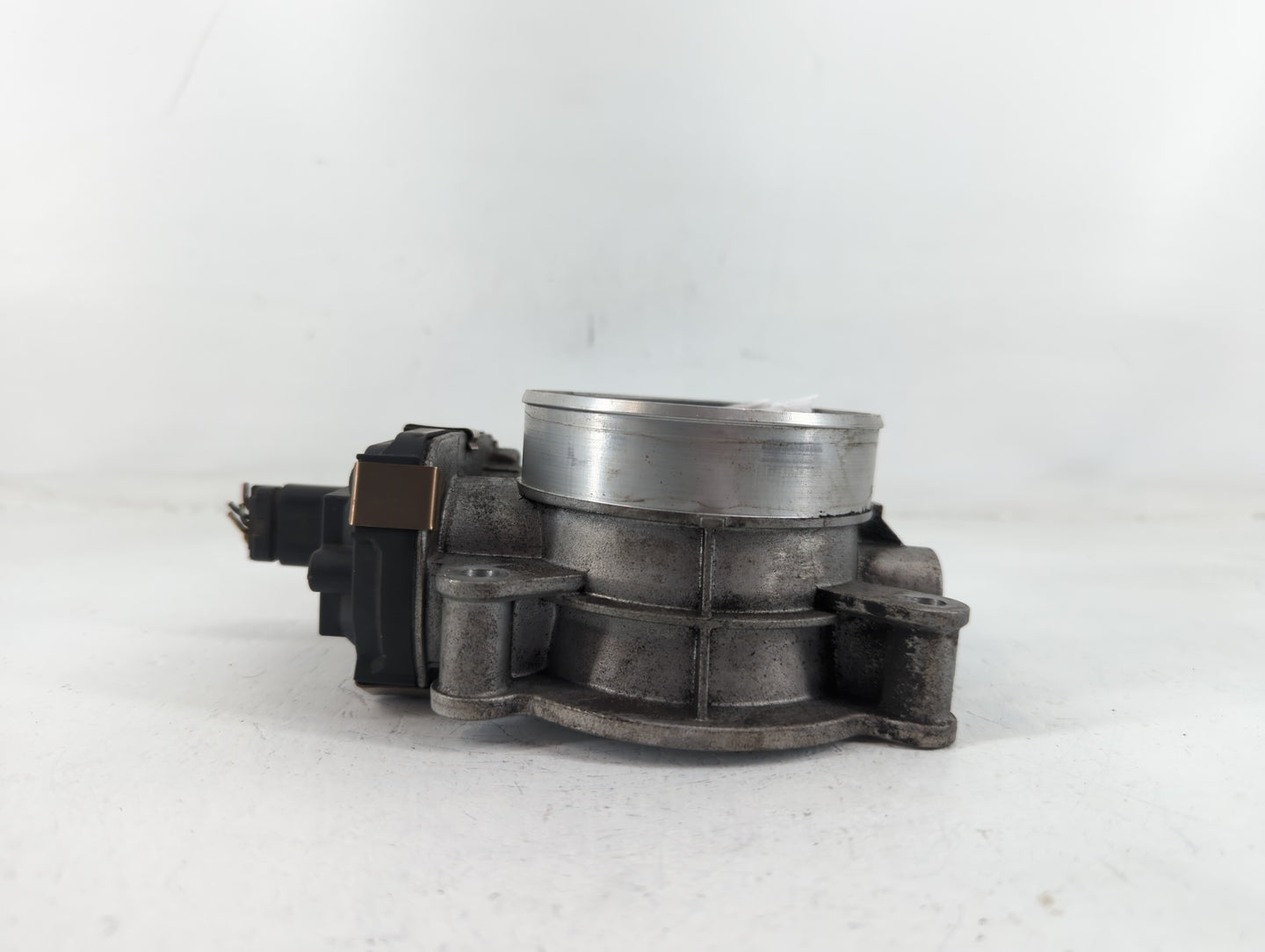 2015-2022 Chevrolet Tahoe Throttle Body P/N:12678224 Fits Fits 2014 2015 2016 2017 2018 2019 2020 2021 2022 OEM Used Auto Pa