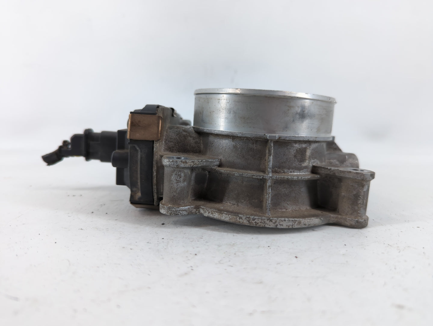 2015-2022 Chevrolet Tahoe Throttle Body P/N:12617792 Fits Fits 2014 2015 2016 2017 2018 2019 2020 2021 2022 OEM Used Auto Pa