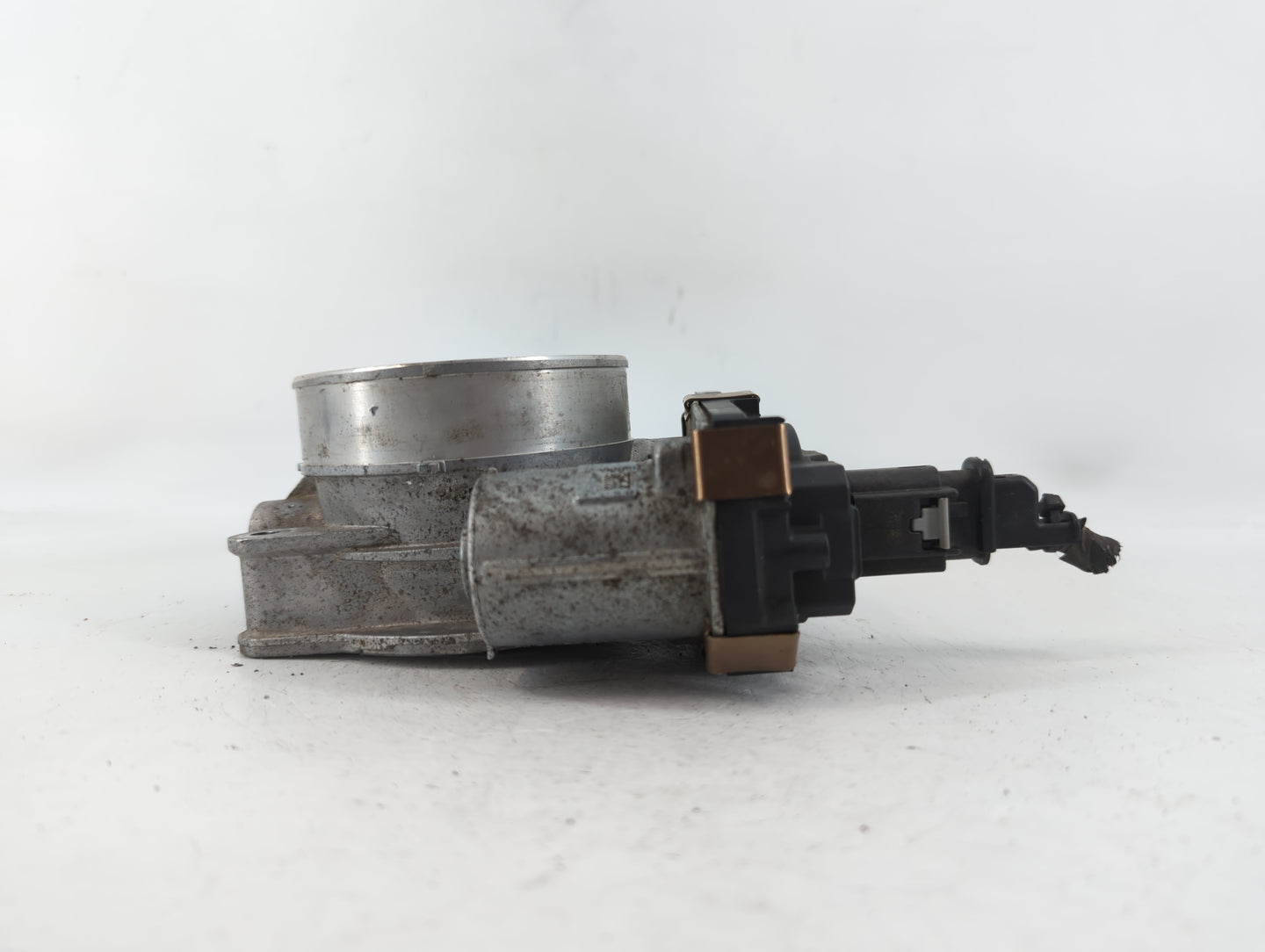 2015-2022 Chevrolet Tahoe Throttle Body P/N:12617792 Fits Fits 2014 2015 2016 2017 2018 2019 2020 2021 2022 OEM Used Auto Pa