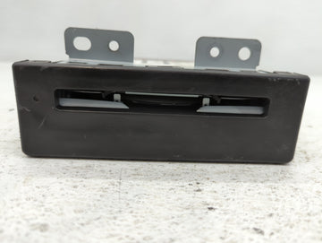 2017-2020 Chevrolet Tahoe Am Fm Cd Player Radio Receiver - Oemusedautoparts1.com