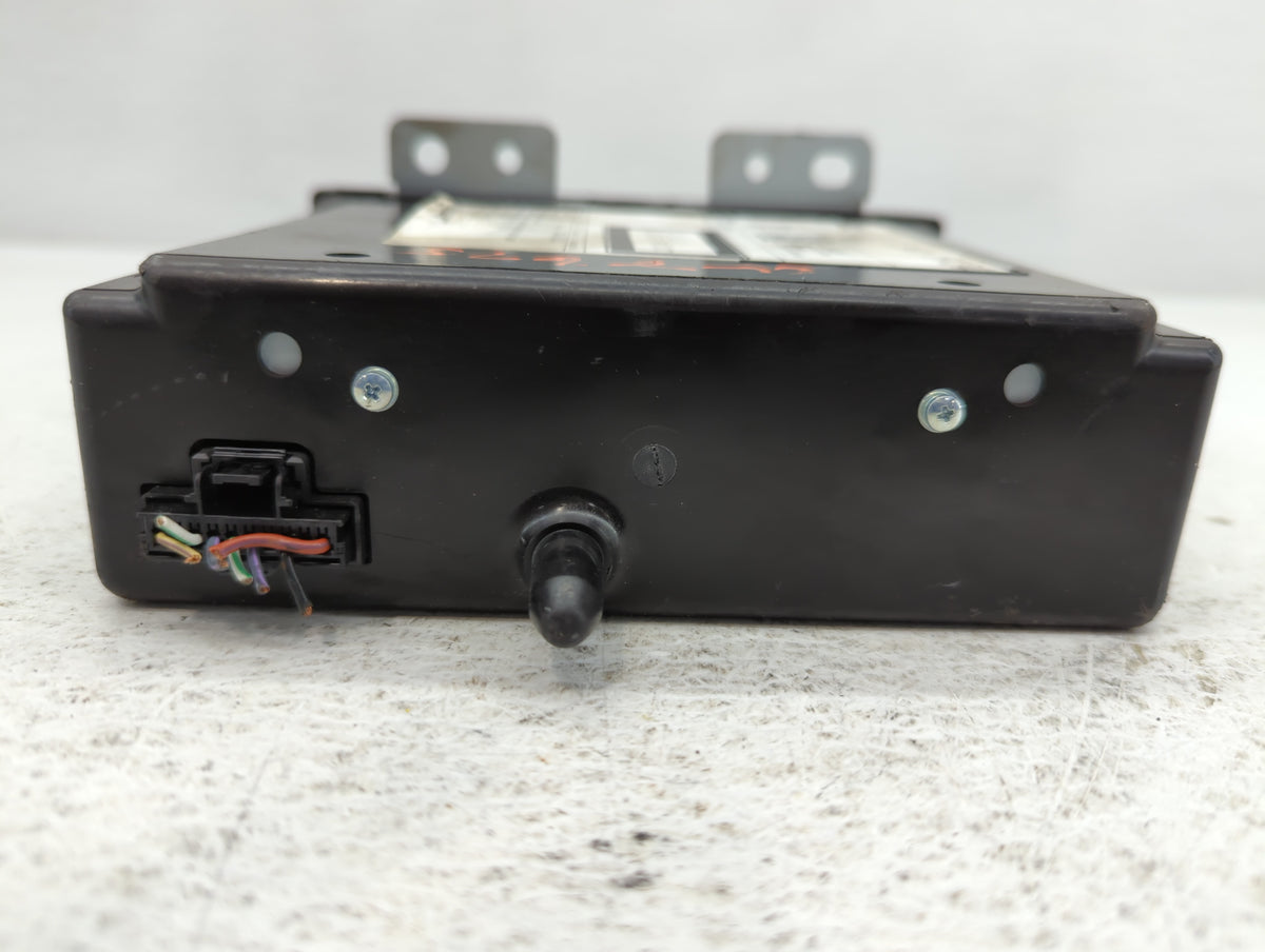 2017-2020 Chevrolet Tahoe Am Fm Cd Player Radio Receiver 729651 - Oemusedautoparts1.com