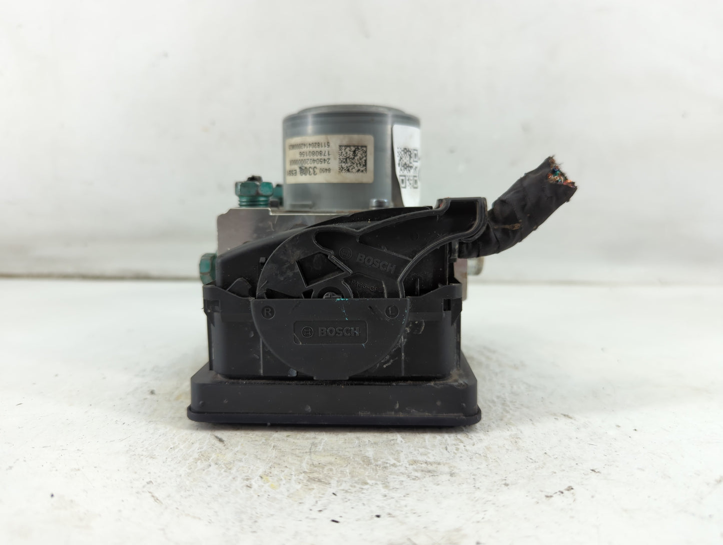 2019-2022 Chevrolet Traverse ABS Pump Control Module Replacement P/N:84503300 Fits Fits 2019 2020 2021 2022 OEM Used Auto Pa