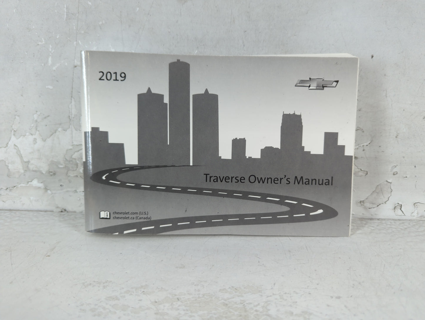 2019 Chevrolet Traverse Owners Manual Book Guide P/N:84149414C OEM Used Auto Parts - Oemusedautoparts1.com