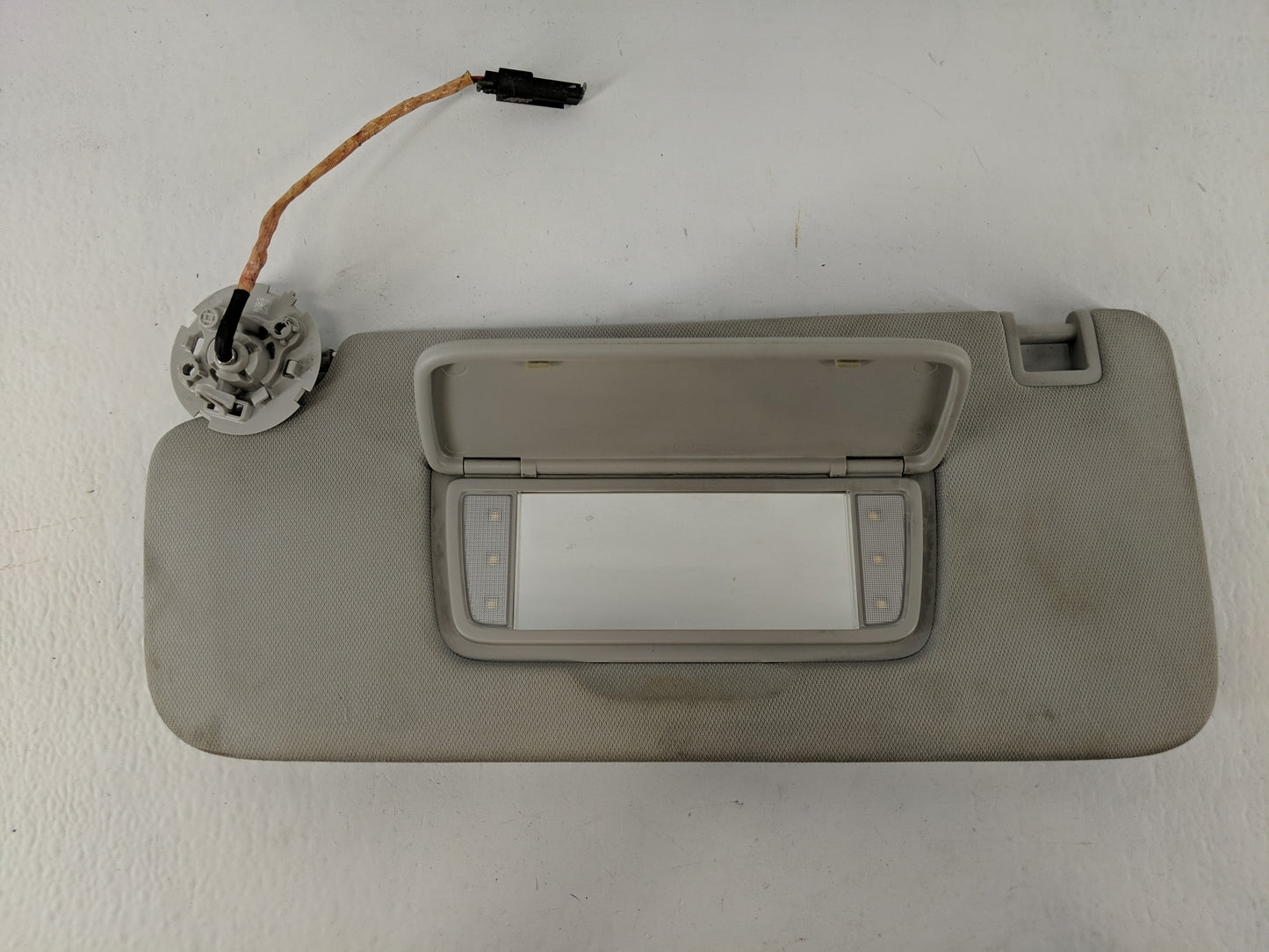 2018-2022 Chevrolet Traverse Sun Visor Shade Replacement Driver Left Mirror Fits Fits 2018 2019 2020 2021 2022 OEM Used Auto