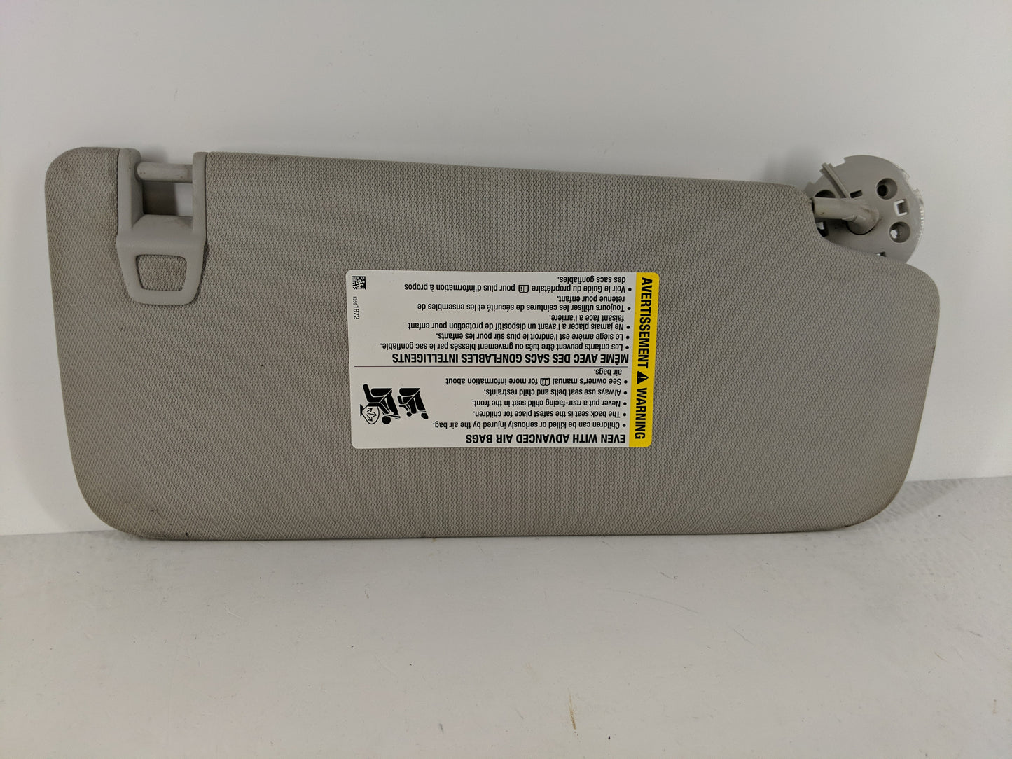 2018-2022 Chevrolet Traverse Sun Visor Shade Replacement Driver Left Mirror Fits Fits 2018 2019 2020 2021 2022 OEM Used Auto