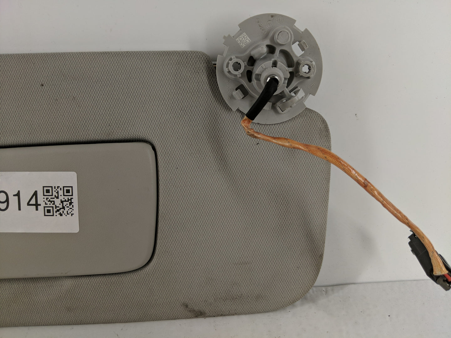 2018-2022 Chevrolet Traverse Sun Visor Shade Replacement Passenger Right Mirror Fits Fits 2018 2019 2020 2021 2022 OEM Used 