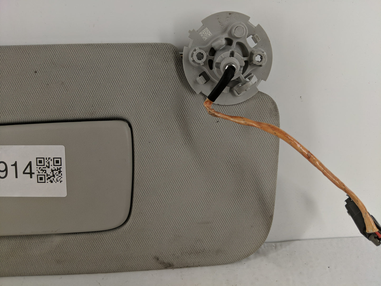 2018-2022 Chevrolet Traverse Sun Visor Shade Replacement Passenger Right Mirror Fits Fits 2018 2019 2020 2021 2022 OEM Used 