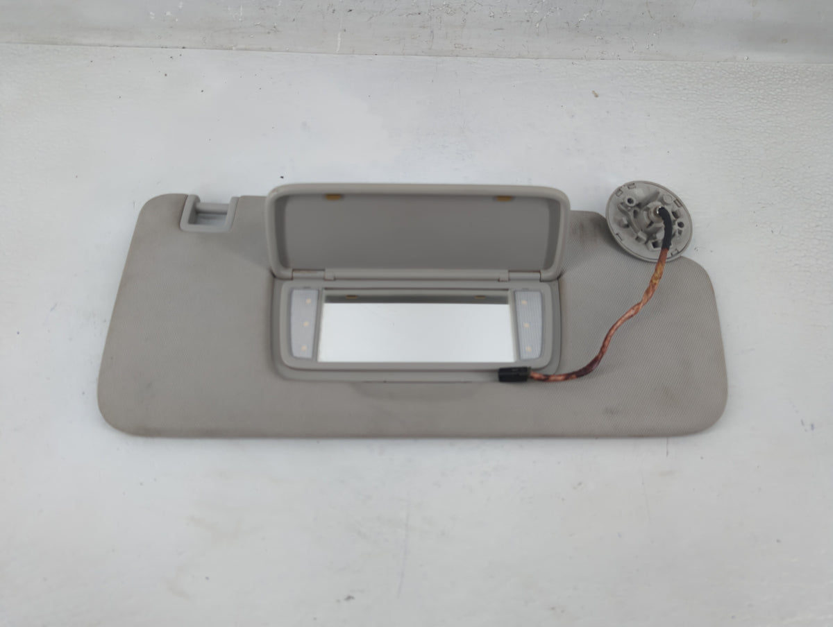 2018-2022 Chevrolet Traverse Sun Visor Shade Replacement Passenger Right Mirror Fits Fits 2018 2019 2020 2021 2022 OEM Used 