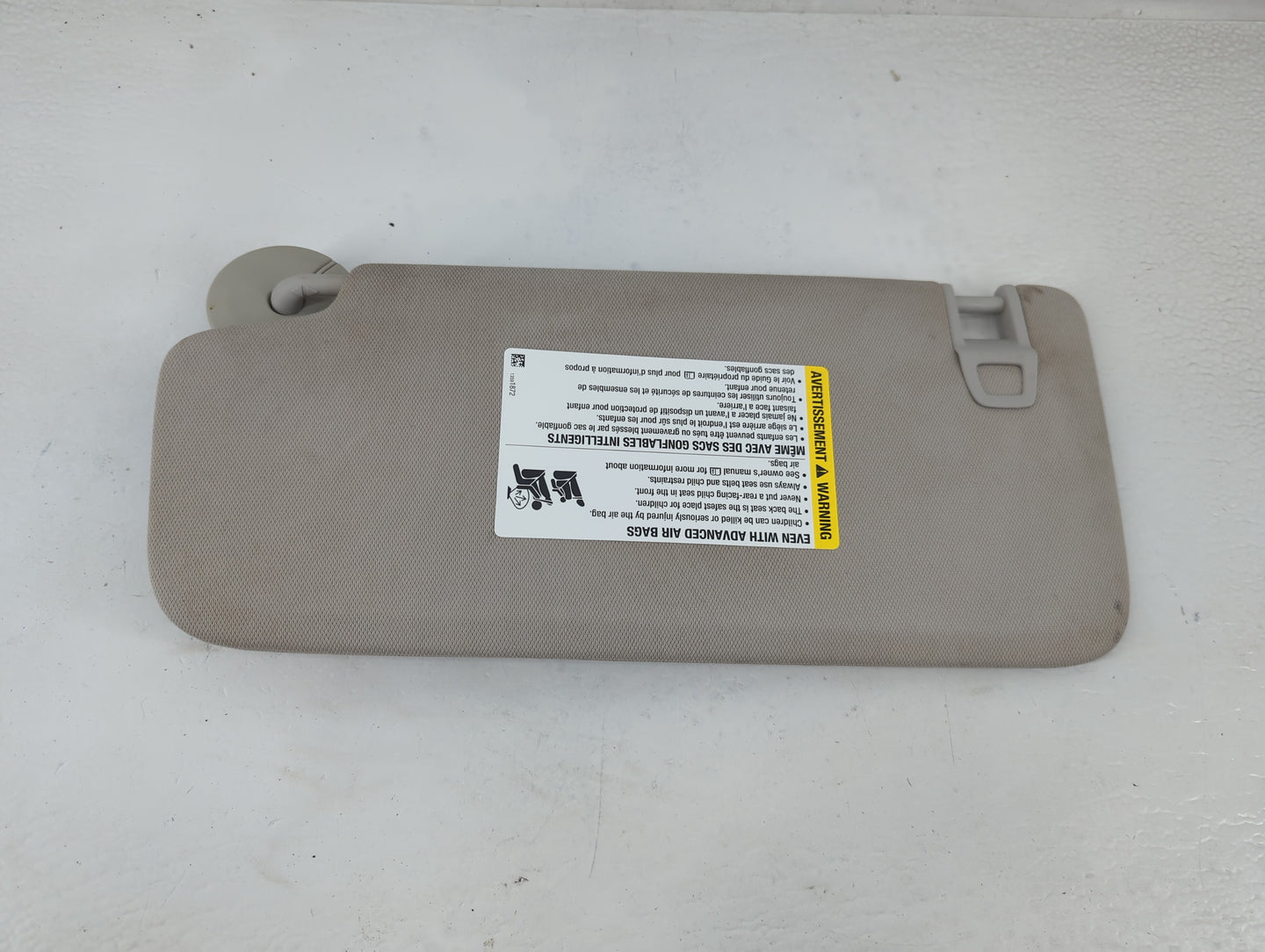 2018-2022 Chevrolet Traverse Sun Visor Shade Replacement Passenger Right Mirror Fits Fits 2018 2019 2020 2021 2022 OEM Used 