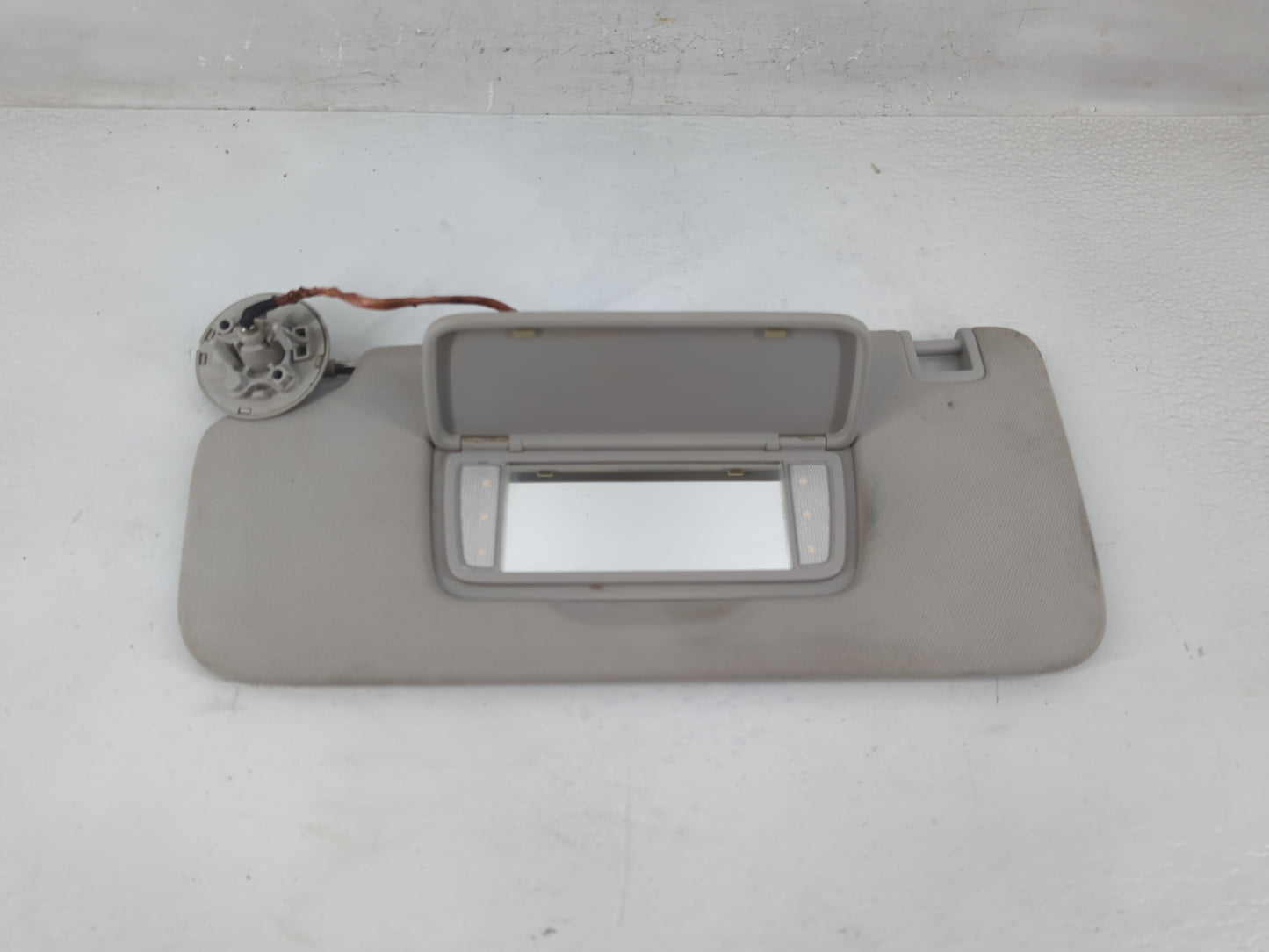 2018-2022 Chevrolet Traverse Sun Visor Shade Replacement Driver Left Mirror Fits Fits 2018 2019 2020 2021 2022 OEM Used Auto