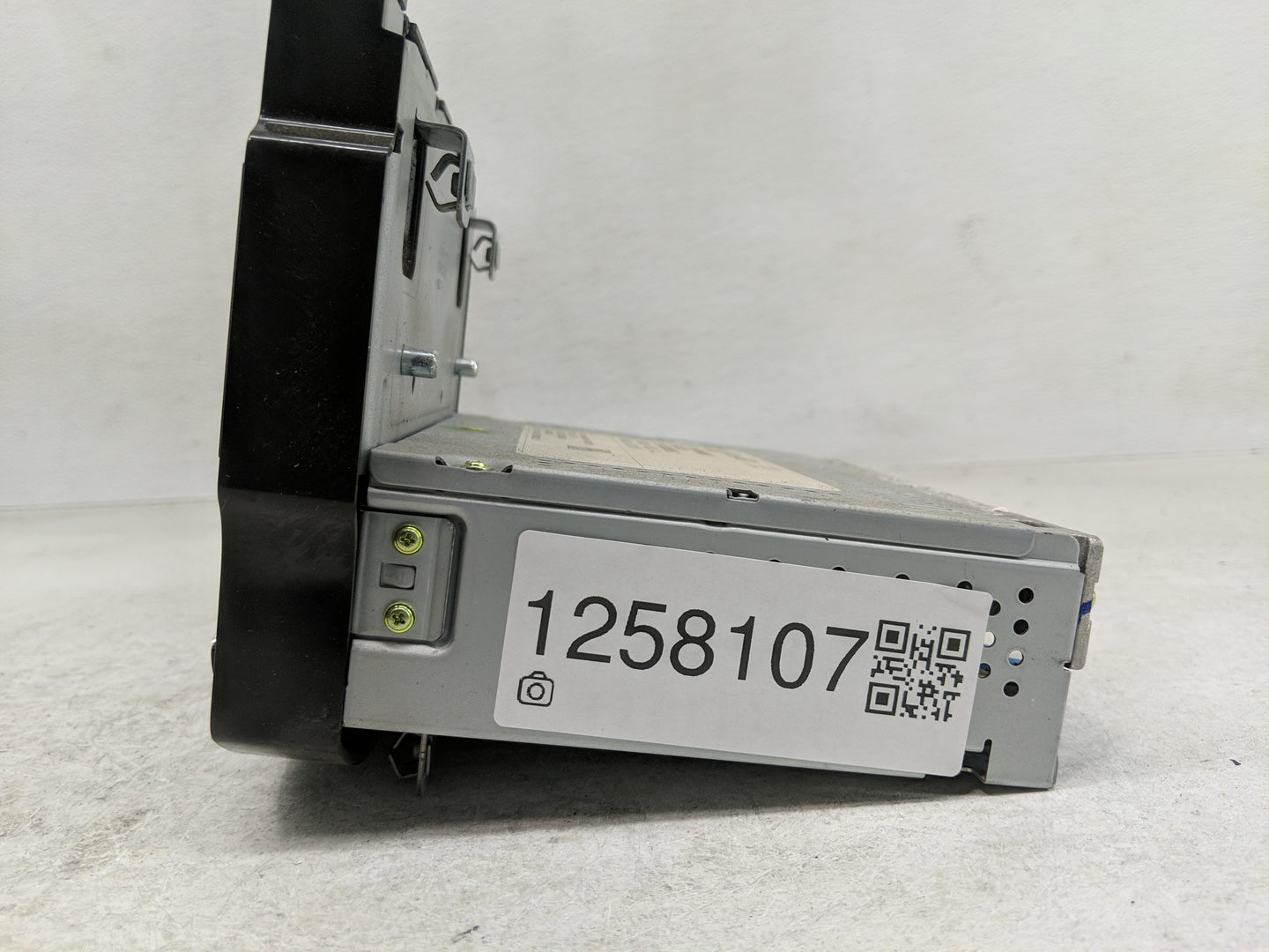 2018-2021 Chevrolet Traverse Radio AM FM Cd Player Receiver Replacement P/N:42554671 Fits Fits 2017 2018 2019 2020 2021 OEM 