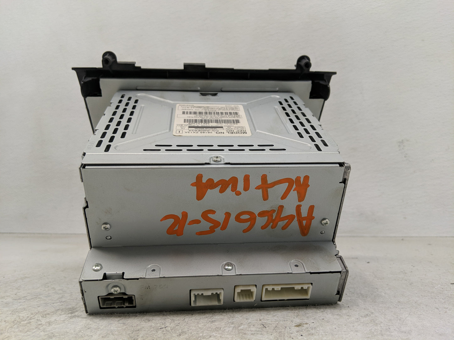 2019 Chevrolet Traverse Radio AM FM Cd Player Receiver Replacement P/N:28185 ZX13A Fits OEM Used Auto Parts - Oemusedautopar