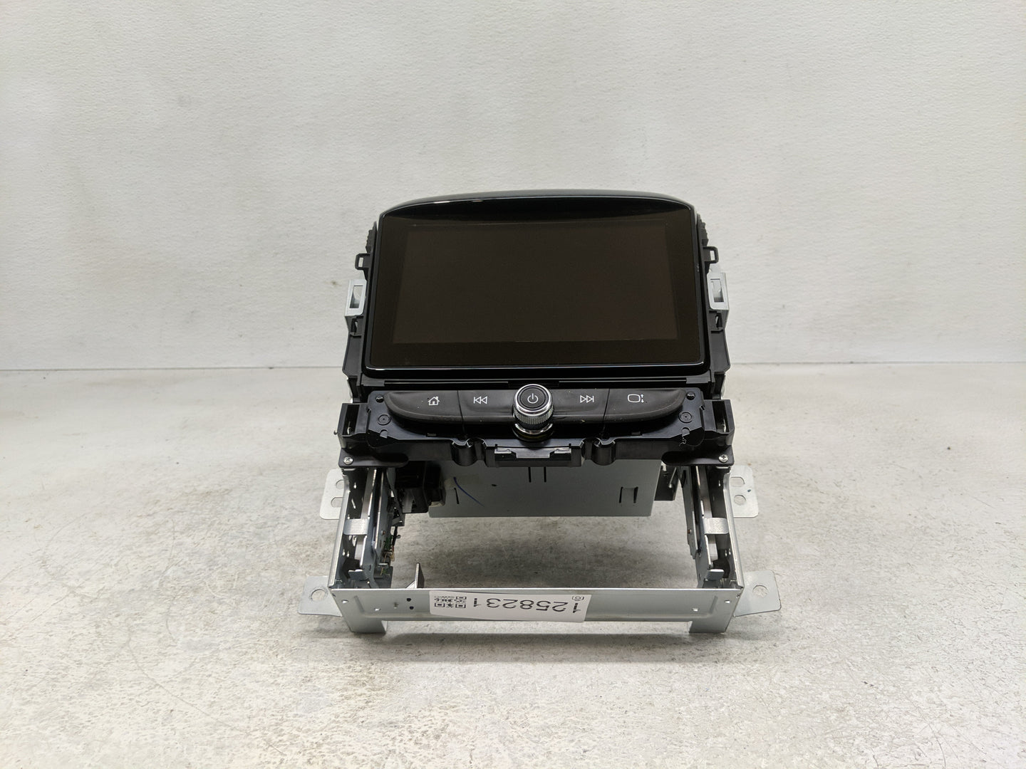 2019 Chevrolet Traverse Radio AM FM Cd Player Receiver Replacement P/N:84423260 Fits OEM Used Auto Parts - Oemusedautoparts1