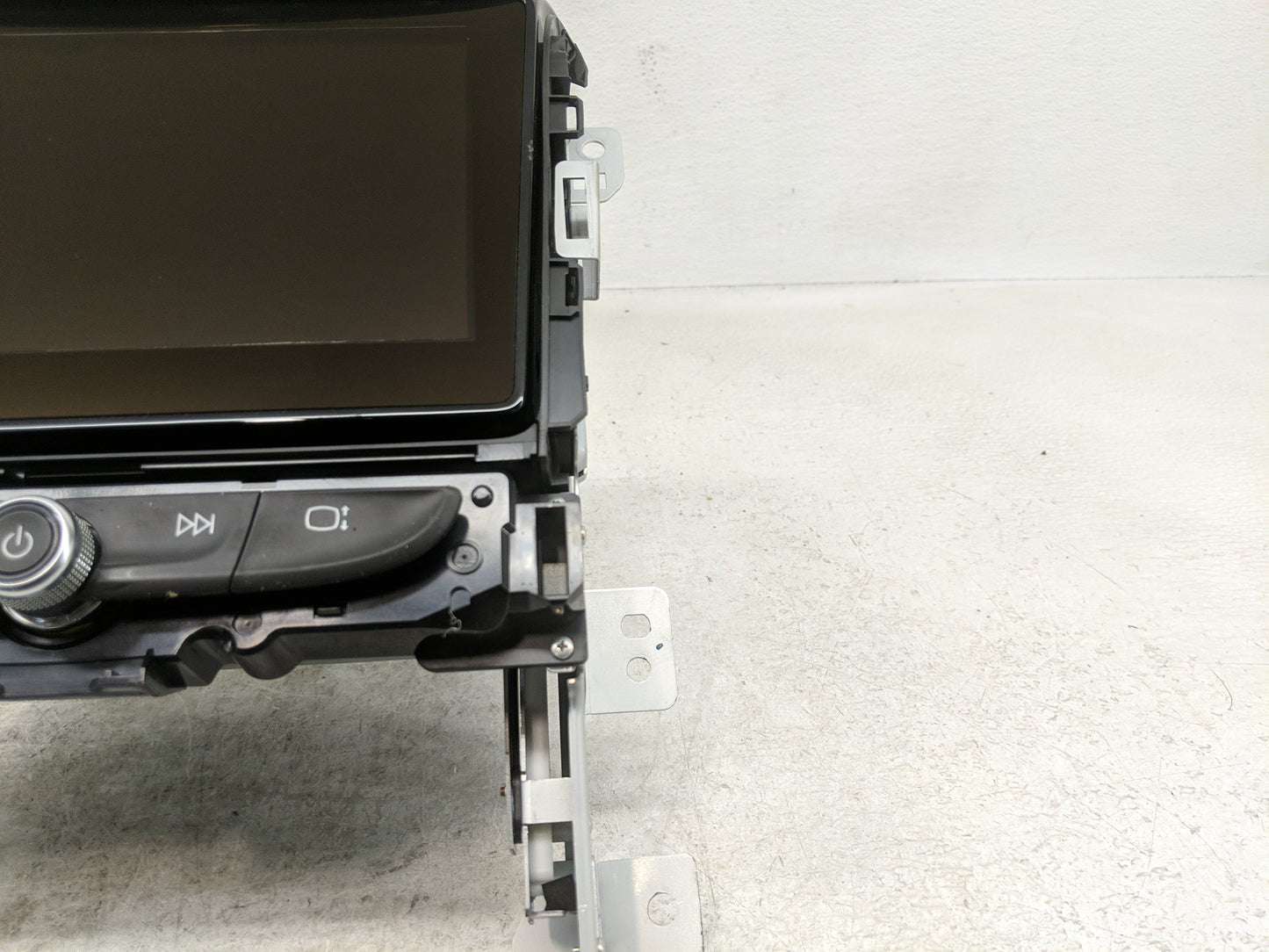 2019 Chevrolet Traverse Radio AM FM Cd Player Receiver Replacement P/N:84423260 Fits OEM Used Auto Parts - Oemusedautoparts1