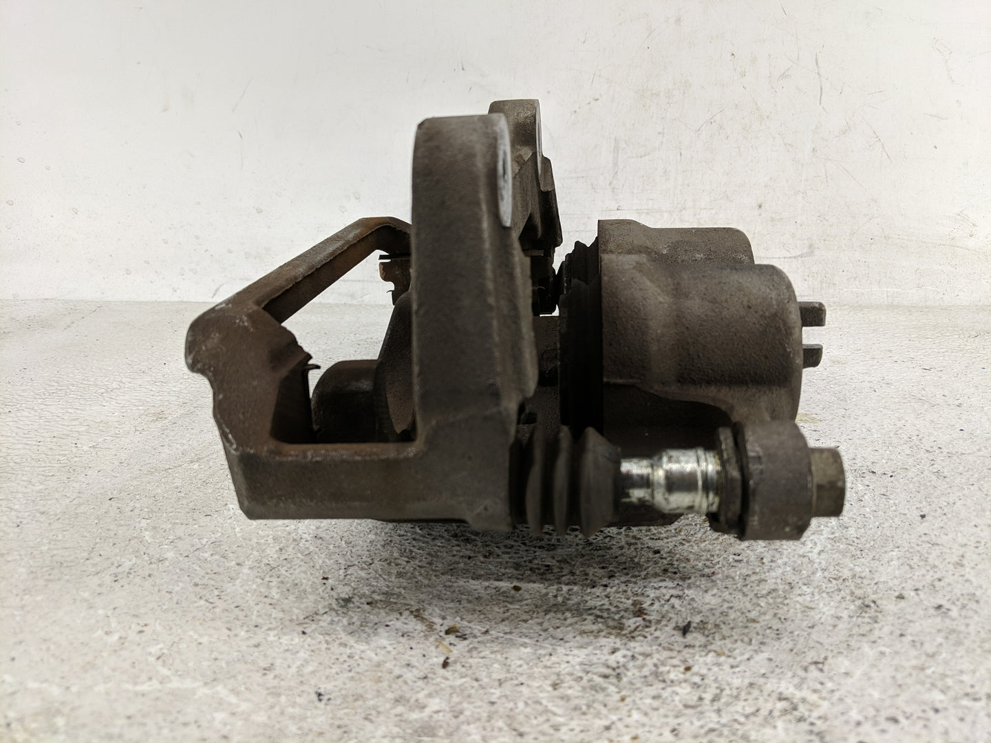2018-2020 Chevrolet Traverse Rear Passenger Right Brake Caliper - Oemusedautoparts1.com