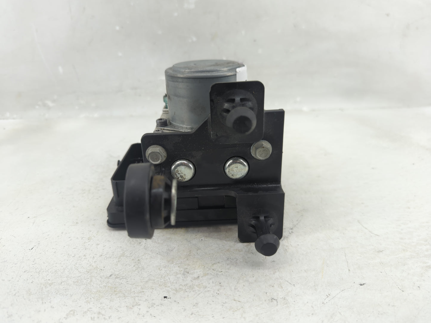 2019-2022 Chevrolet Traverse ABS Pump Control Module Replacement P/N:84502698 Fits Fits 2019 2020 2021 2022 OEM Used Auto Pa