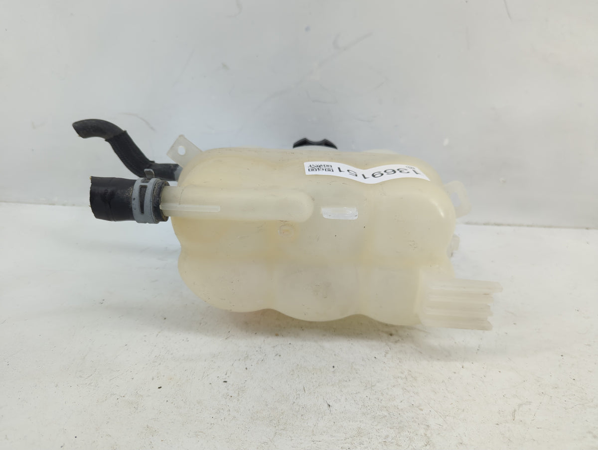 2018 Chevrolet Traverse Radiator Coolant Overflow Expansion Tank Bottle 1369151 - Oemusedautoparts1.com