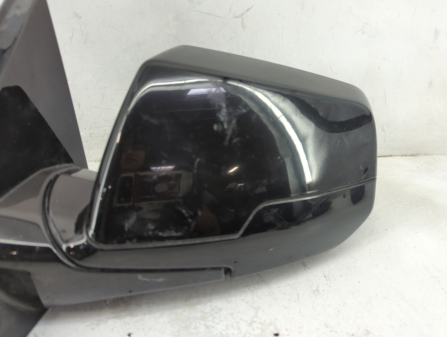 2018-2022 Chevrolet Traverse Driver Side View Mirror - Left Door Mirror OEM Used - Oemusedautoparts1.com
