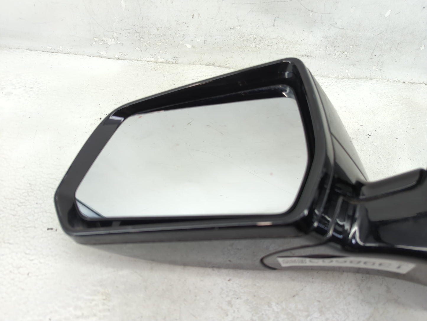 2018-2022 Chevrolet Traverse Driver Side View Mirror - Left Door Mirror OEM Used - Oemusedautoparts1.com