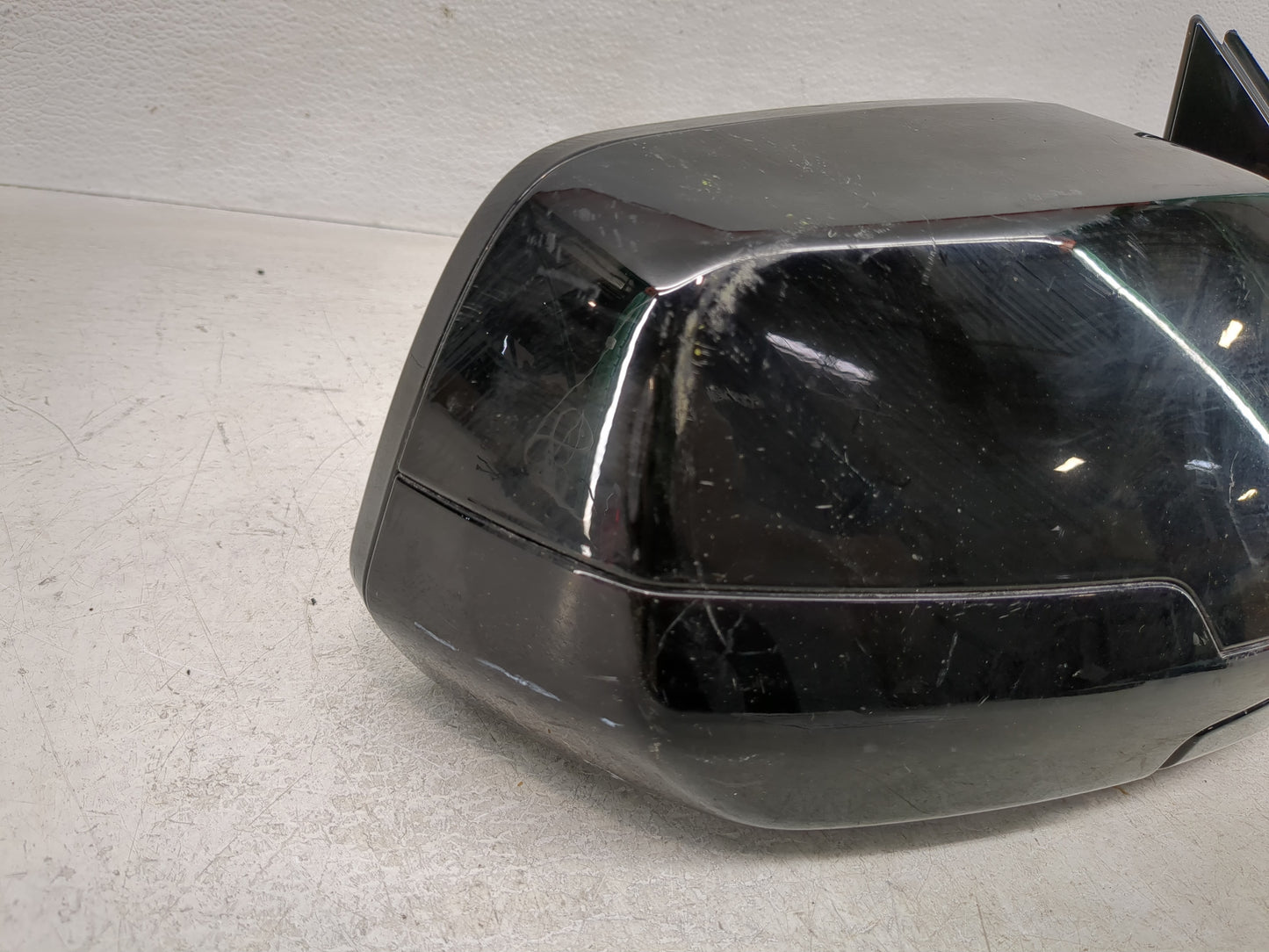 2018-2022 Chevrolet Traverse Passenger Side View Mirror - Right Door Mirror OEM Used - Oemusedautoparts1.com