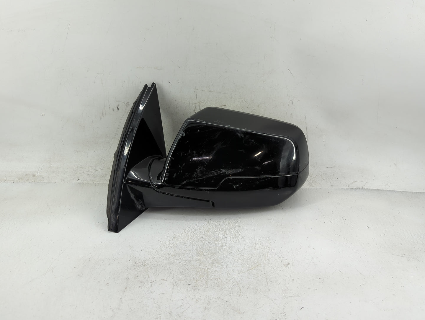 2018-2022 Chevrolet Traverse Driver Side View Mirror - Left Door Mirror OEM Used - Oemusedautoparts1.com