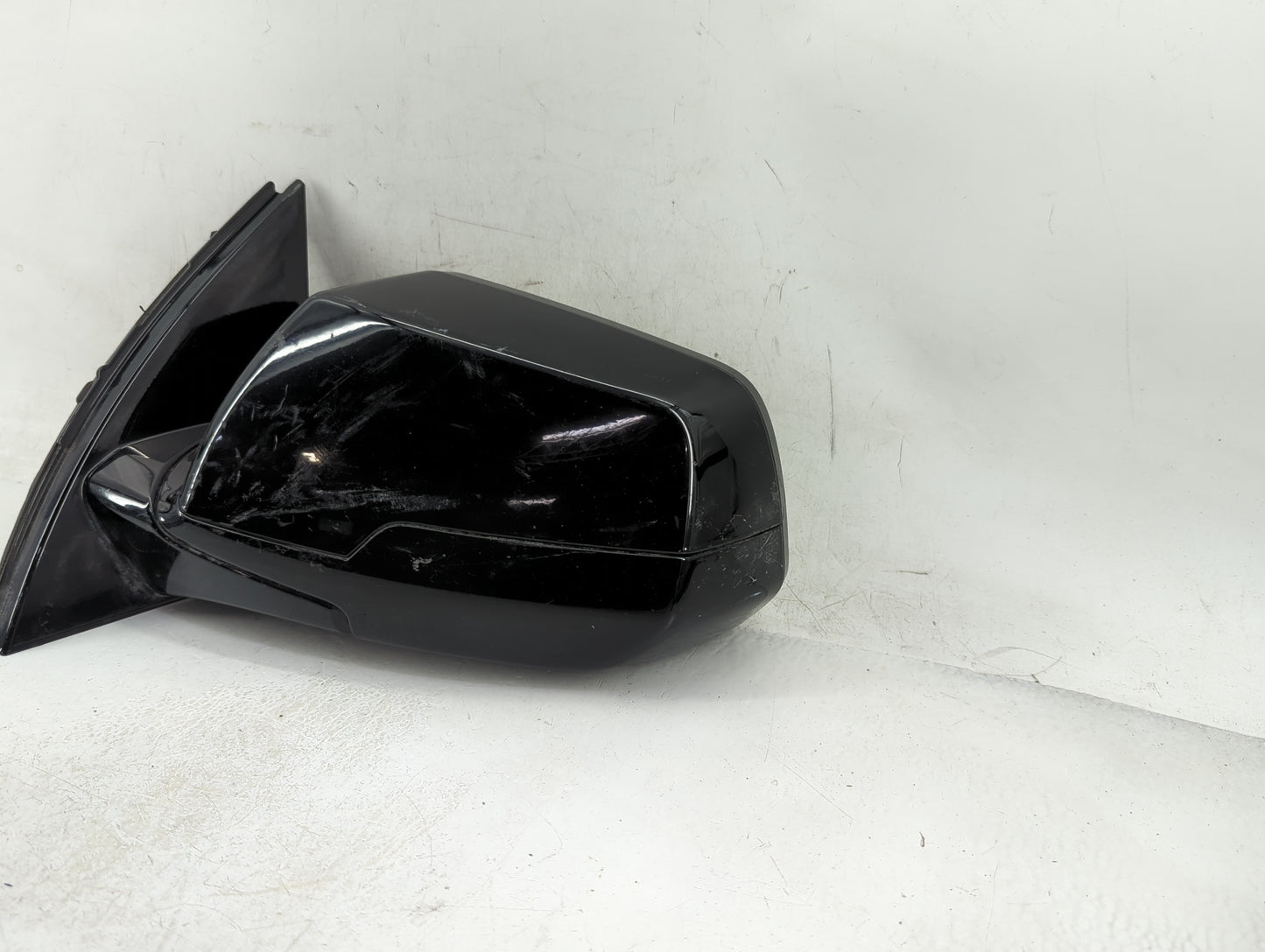 2018-2022 Chevrolet Traverse Driver Side View Mirror - Left Door Mirror OEM Used - Oemusedautoparts1.com