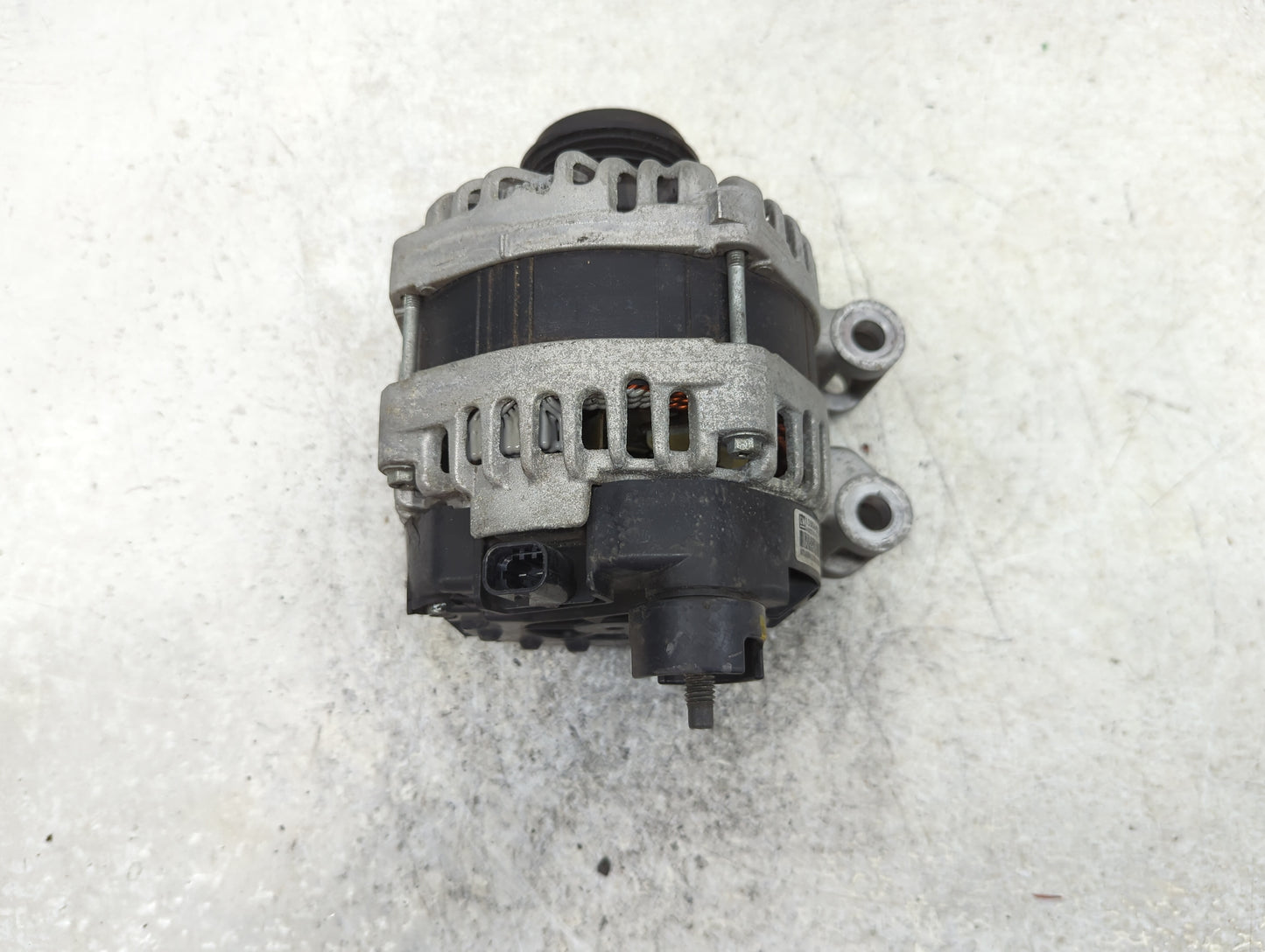 2018-2022 Chevrolet Traverse Alternator Replacement Generator Charging Assembly Engine OEM P/N:13506432 Fits OEM Used Auto P