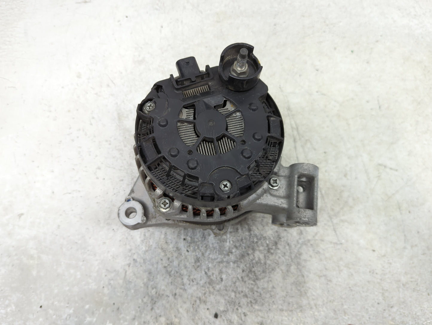 2018-2022 Chevrolet Traverse Alternator Replacement Generator Charging Assembly Engine OEM P/N:13506432 Fits OEM Used Auto P