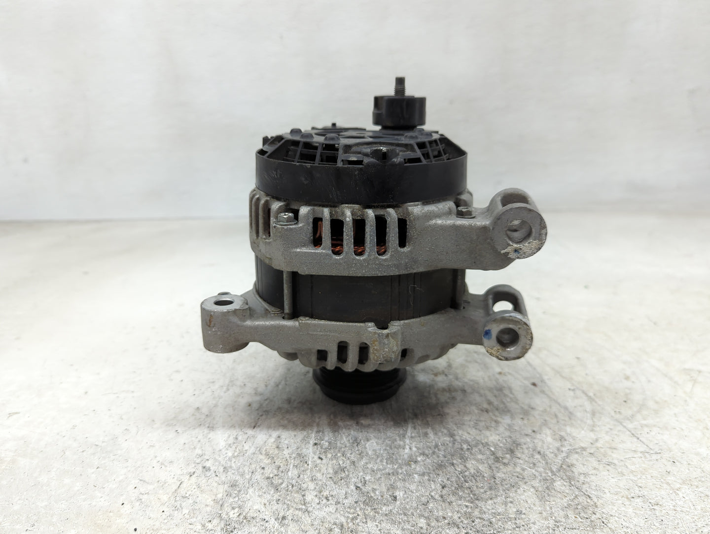 2018-2022 Chevrolet Traverse Alternator Replacement Generator Charging Assembly Engine OEM P/N:13506432 Fits OEM Used Auto P