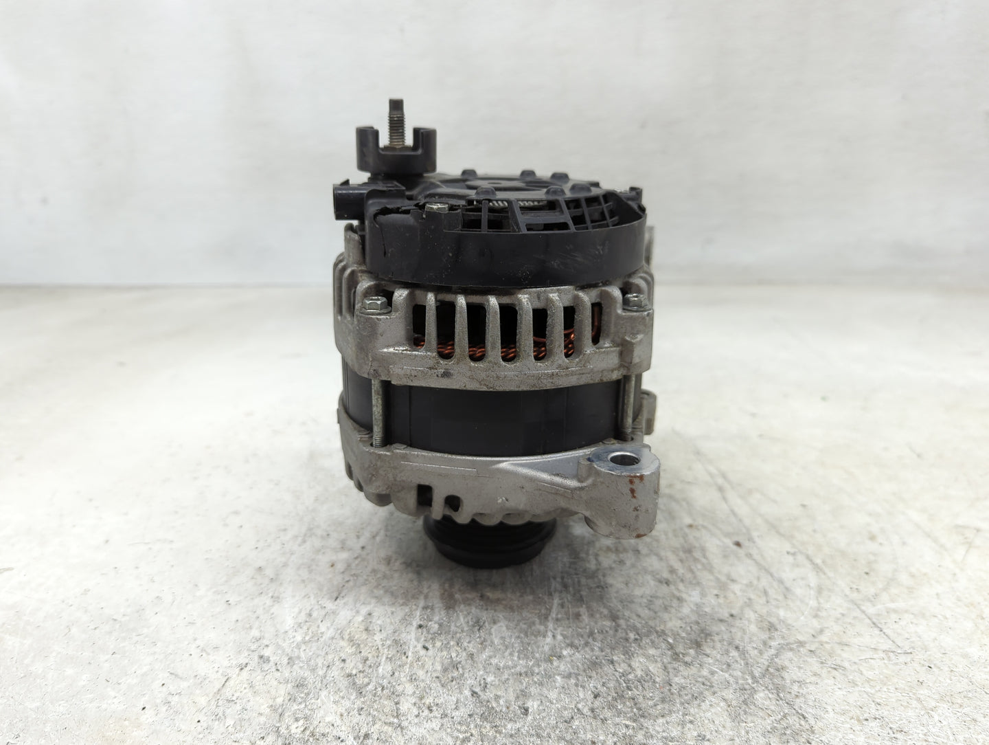 2018-2022 Chevrolet Traverse Alternator Replacement Generator Charging Assembly Engine OEM P/N:13506432 Fits OEM Used Auto P