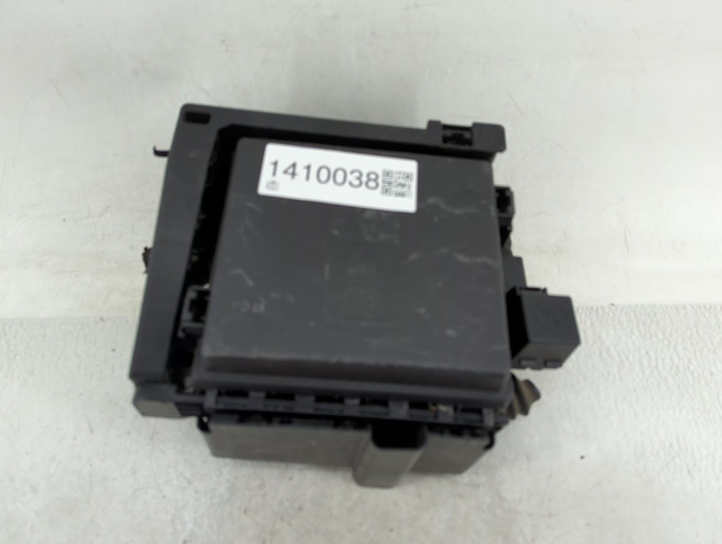 2018-2019 Chevrolet Traverse Fusebox Fuse Box Panel Relay Module Fits Fits 2018 2019 OEM Used Auto Parts - Oemusedautoparts1