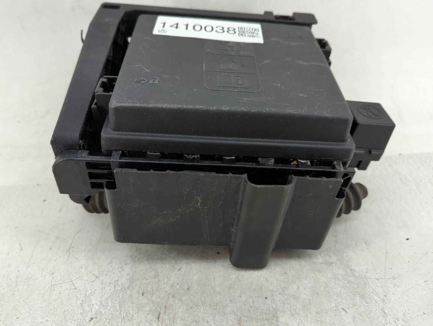 2018-2019 Chevrolet Traverse Fusebox Fuse Box Panel Relay Module Fits Fits 2018 2019 OEM Used Auto Parts - Oemusedautoparts1