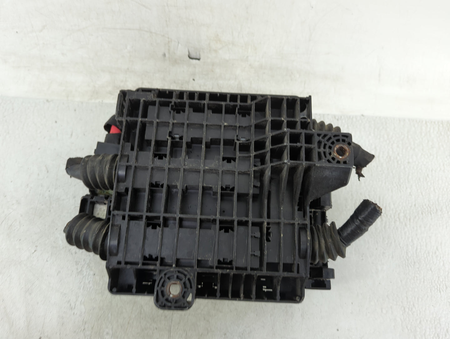 2018-2019 Chevrolet Traverse Fusebox Fuse Box Panel Relay Module Fits Fits 2018 2019 OEM Used Auto Parts - Oemusedautoparts1