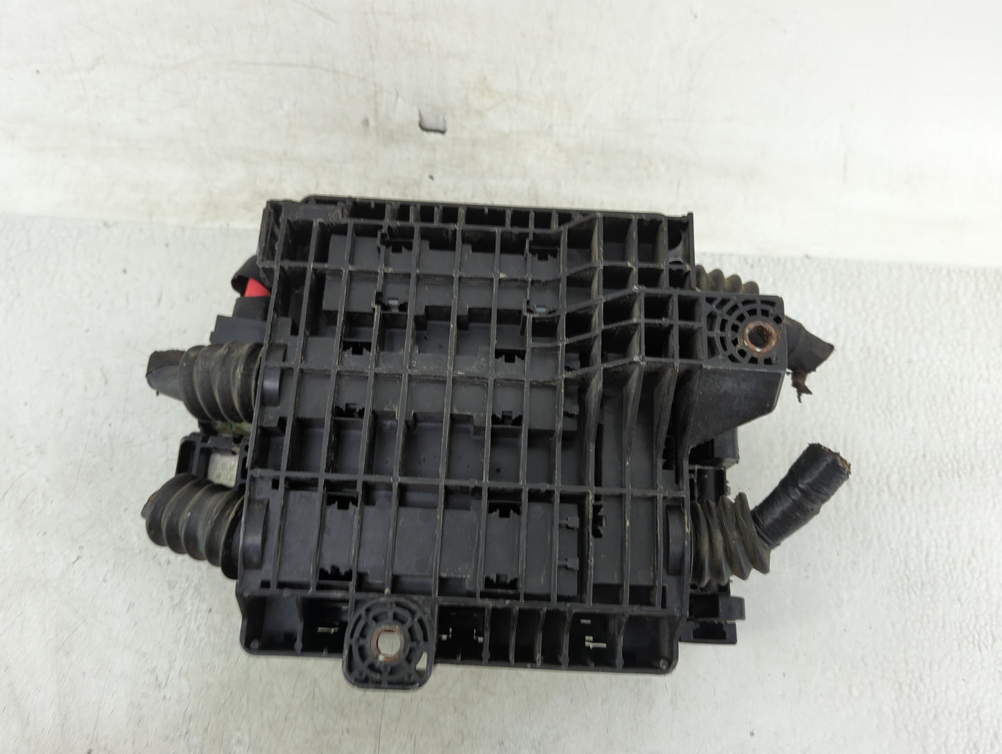2018-2019 Chevrolet Traverse Fusebox Fuse Box Panel Relay Module Fits Fits 2018 2019 OEM Used Auto Parts - Oemusedautoparts1