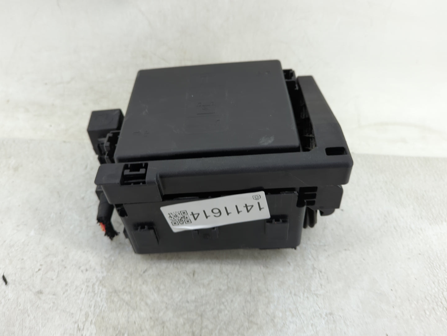 2018-2019 Chevrolet Traverse Fusebox Fuse Box Panel Relay Module Fits Fits 2018 2019 OEM Used Auto Parts - Oemusedautoparts1