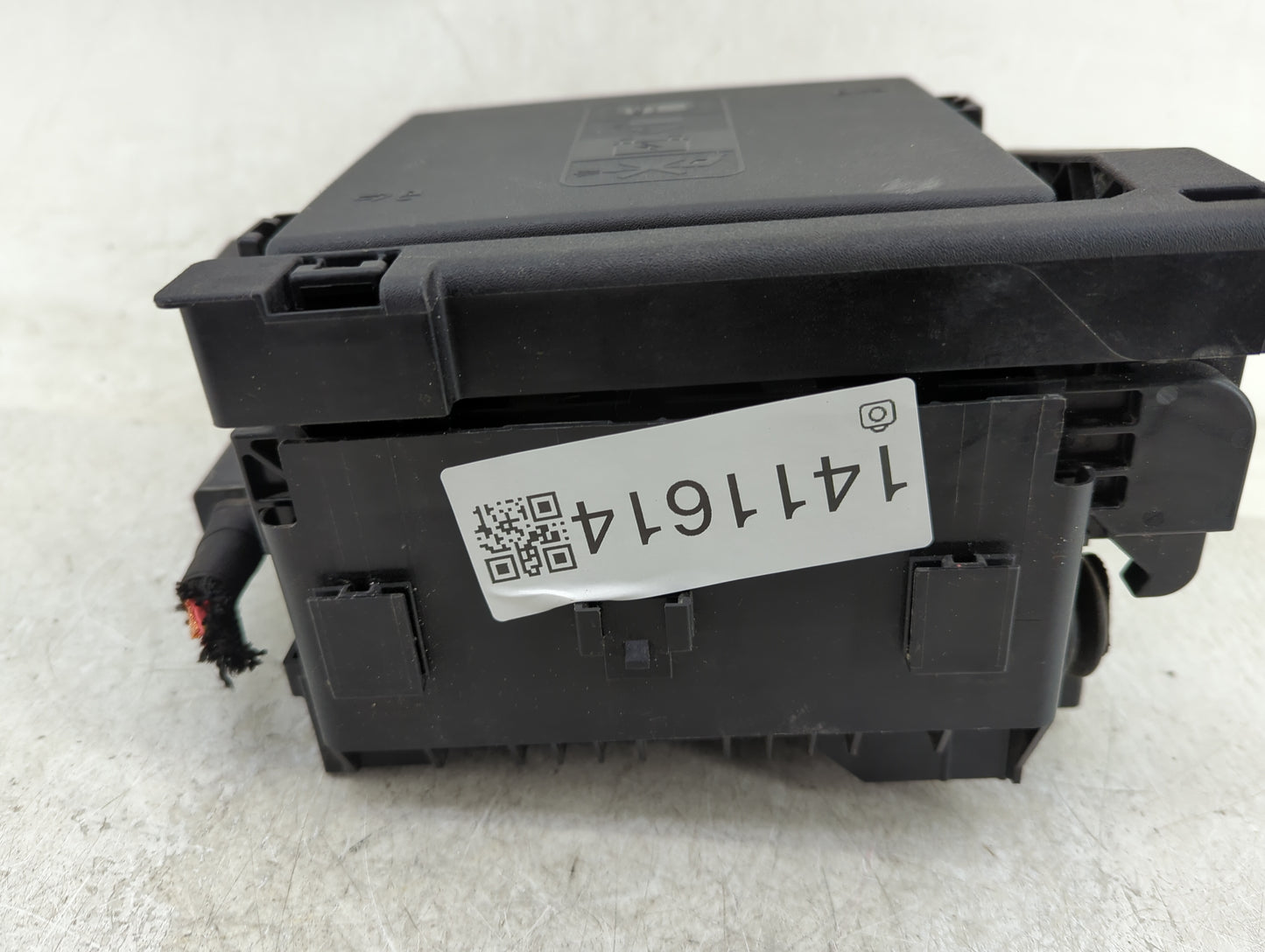 2018-2019 Chevrolet Traverse Fusebox Fuse Box Panel Relay Module Fits Fits 2018 2019 OEM Used Auto Parts - Oemusedautoparts1