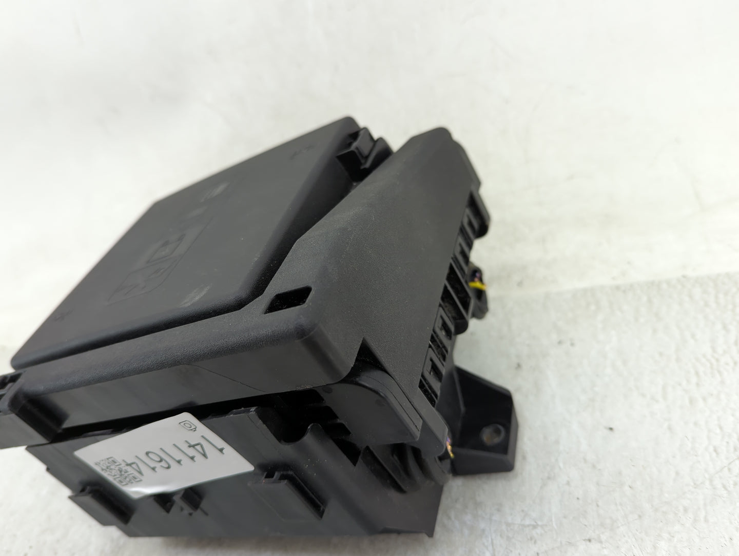 2018-2019 Chevrolet Traverse Fusebox Fuse Box Panel Relay Module Fits Fits 2018 2019 OEM Used Auto Parts - Oemusedautoparts1