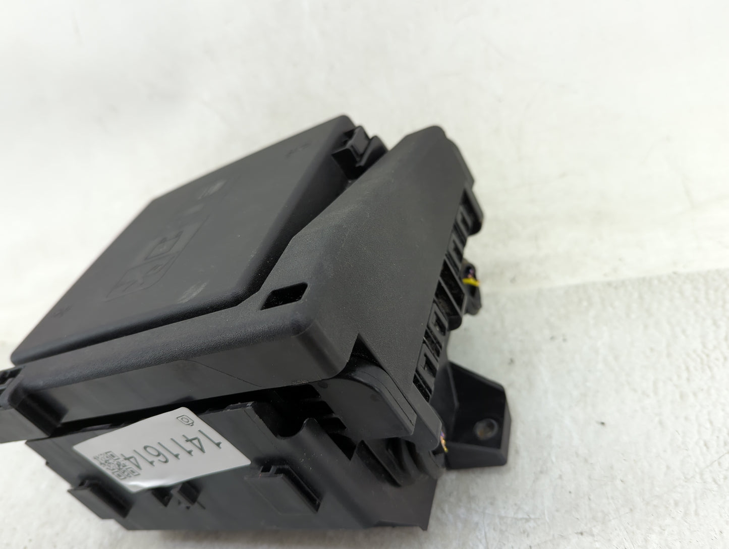 2018-2019 Chevrolet Traverse Fusebox Fuse Box Panel Relay Module Fits Fits 2018 2019 OEM Used Auto Parts - Oemusedautoparts1