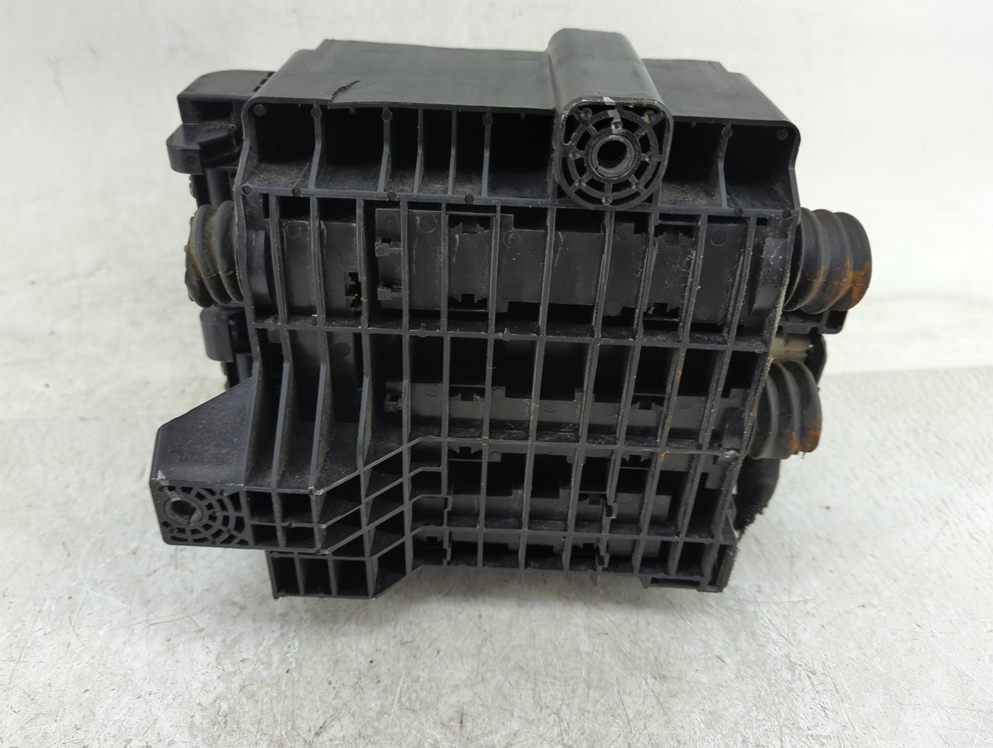 2018-2019 Chevrolet Traverse Fusebox Fuse Box Panel Relay Module Fits Fits 2018 2019 OEM Used Auto Parts - Oemusedautoparts1
