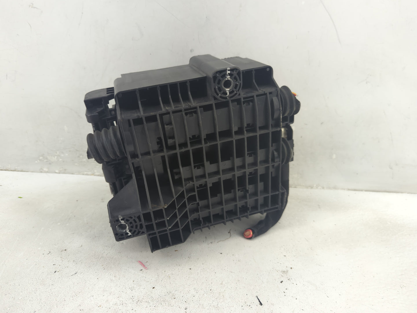 2020-2022 Chevrolet Traverse Fusebox Fuse Box Panel Relay Module P/N:7154-0936-30 Fits Fits 2019 2020 2021 2022 OEM Used Aut