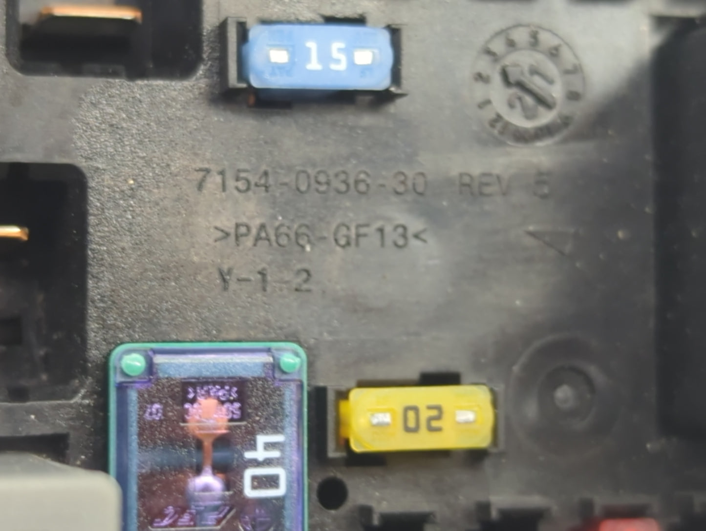 2020-2022 Chevrolet Traverse Fusebox Fuse Box Panel Relay Module P/N:7154-0936-30 Fits Fits 2019 2020 2021 2022 OEM Used Aut